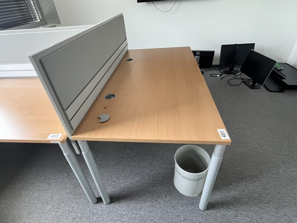 HALI Schreibtisch mit R&uuml;ckwand 160 x 80 cm?d=2026-05-28 19:33:48