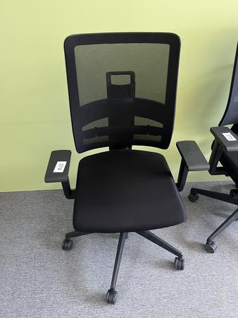 NEUD�RFLER-Viasit Drehstuhl schwarz mit Armlehne