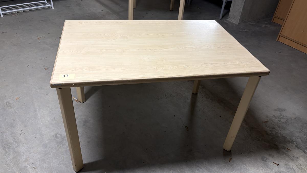 Tisch ca. 120Lx80Bx75Hcm