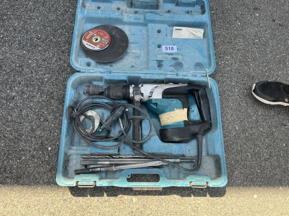 MAKITA Abbruchhammer im Koffer mit Meissel Type 4002 , Maschine l&auml;uft mit Ger&auml;uschen