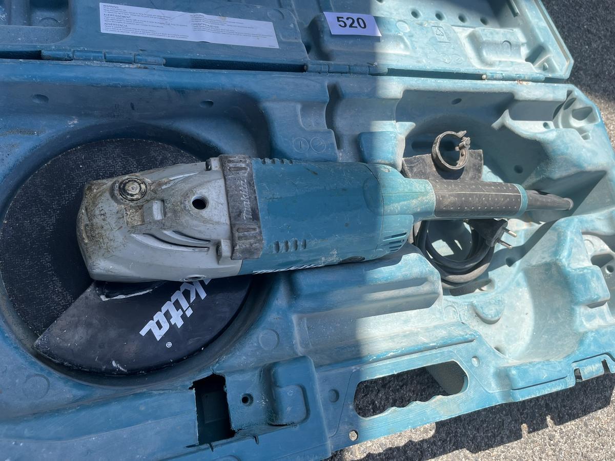 Makita Winkelschleifer 230 Type GA 9020 WS 230er im Koffer?d=2026-06-09 21:30:15
