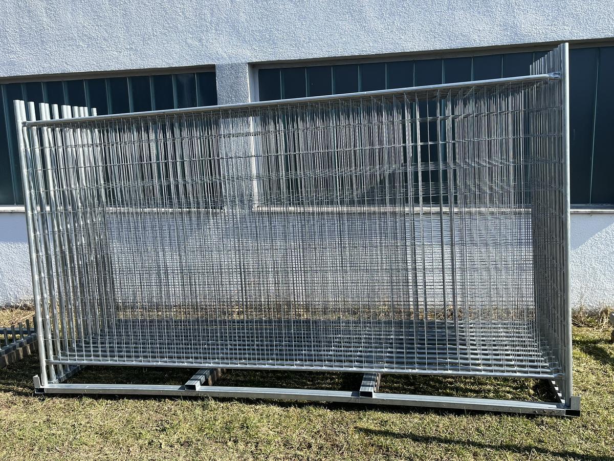 20 St&uuml;ck Bauzaunelemente fabriksneu ca.340x120 cm mit 20 Sockelsteinen, 20 Stk.Schellen