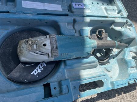 Makita Winkelschleifer 230 Type GA 9020 WS 230er im Koffer Makita Winkelschleifer 230 Type GA 9020 WS 230er im Koffer