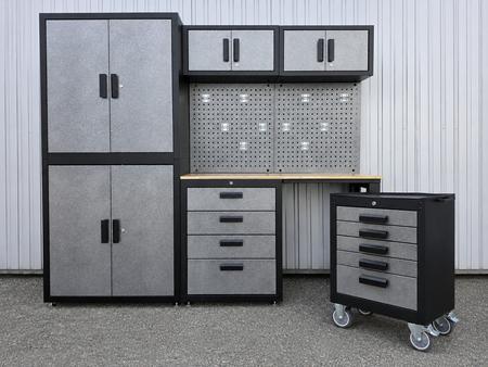 Werkstattschrank 2.3 - schwarz/anthrazit INKLUSIVE Werkzeugwagen bestückt 2.3 schwarz/anthrazit, Art.-Nr. WSW003 und WWB003 Werkstattschrank 2.3 - schwarz/anthrazit INKLUSIVE Werkzeugwagen bestückt 2.3 schwarz/anthrazit, Art.-Nr. WSW003 und WWB003