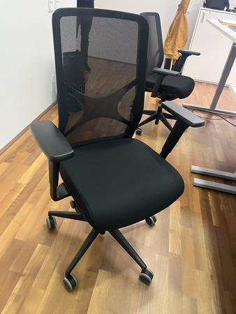 Bürodrehstuhl mit Armlehne Narbutas Bürodrehstuhl mit Armlehne Narbutas