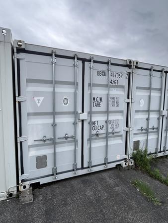 See-Lagercontainer 40 mit Doppeltüre ca.12.19 x 2.44 x 2.60 m , stapelbar mit Lichtinstallation - Einsatz als Aktencontainer See-Lagercontainer 40 mit Doppeltüre ca.12.19 x 2.44 x 2.60 m , stapelbar mit Lichtinstallation - Einsatz als Aktencontainer