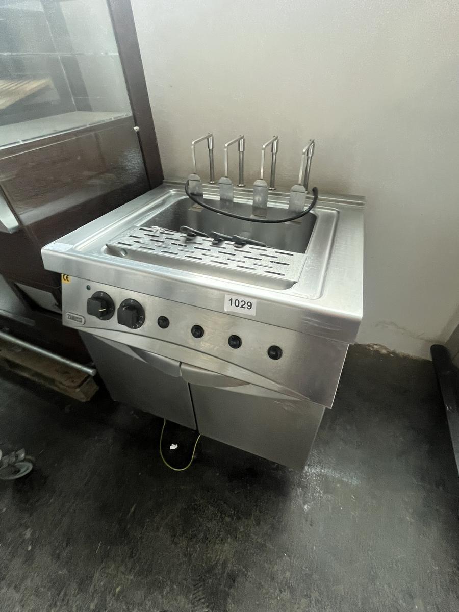 Zanussi Nudelkocher ca. 81 x 73 x 90 cm mit 4 Eins&auml;tzen