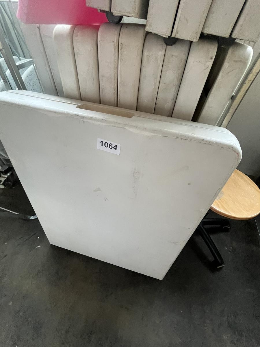 ca. 9 Stk klappbare Buffettische in Kunststoff ca. 75 x 180 cm mit Rollwagen?d=2026-06-15 21:29:26