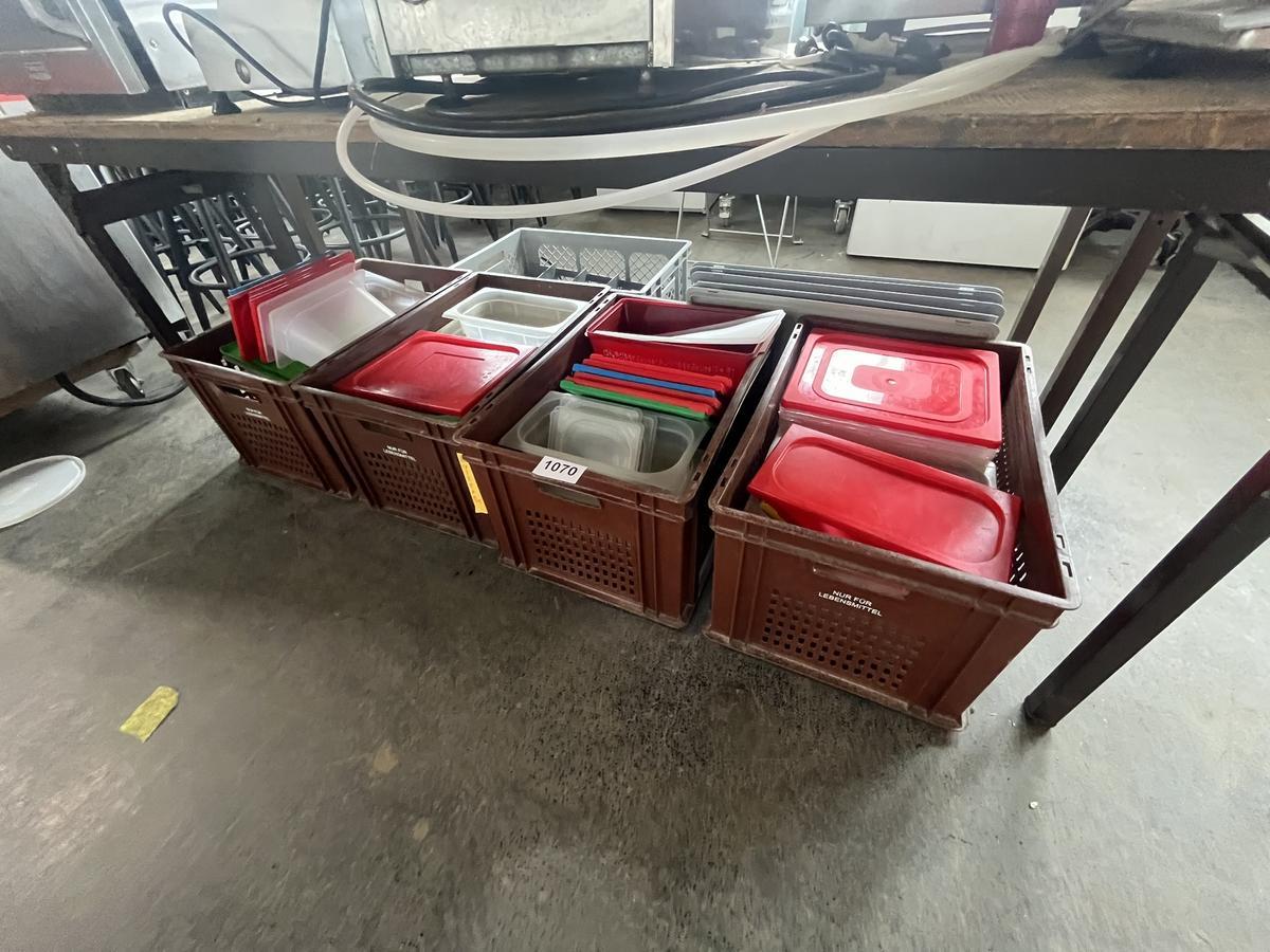 4 Kunststoffboxen bef&uuml;llt mit Kunststoffdeckeln?d=2026-06-15 21:29:02