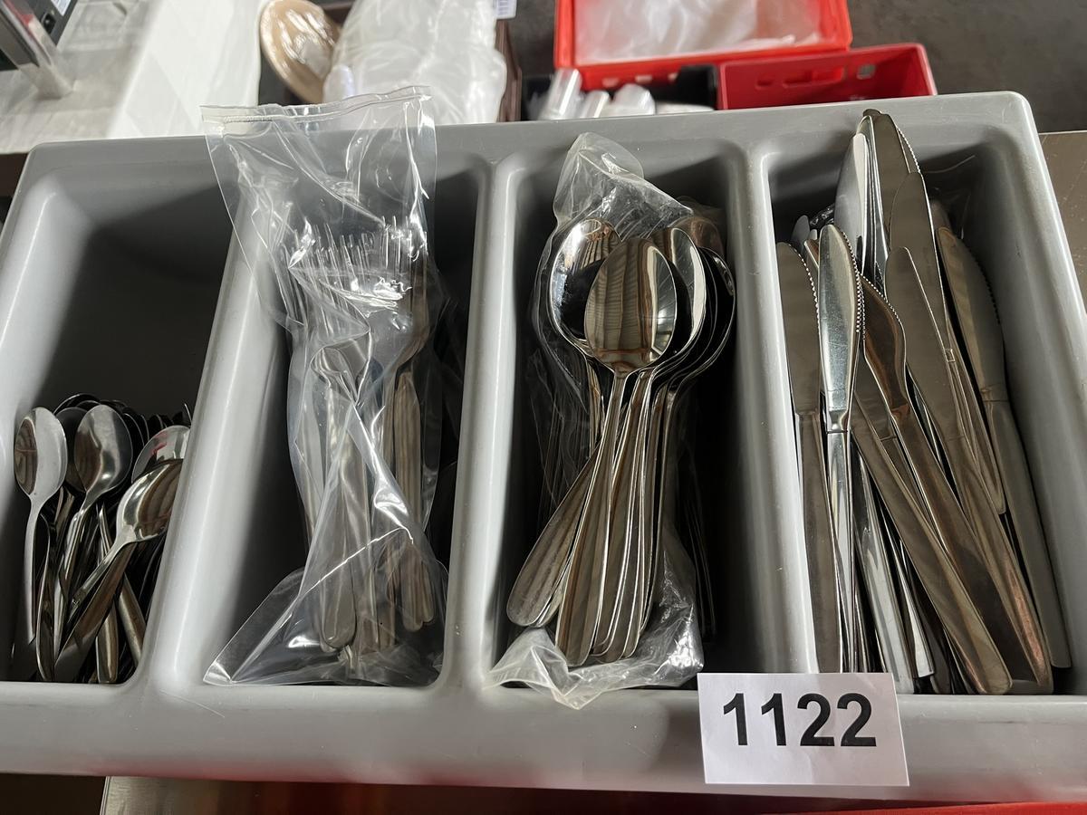 ca. 160teiliges Besteckset?d=2026-06-15 21:11:09