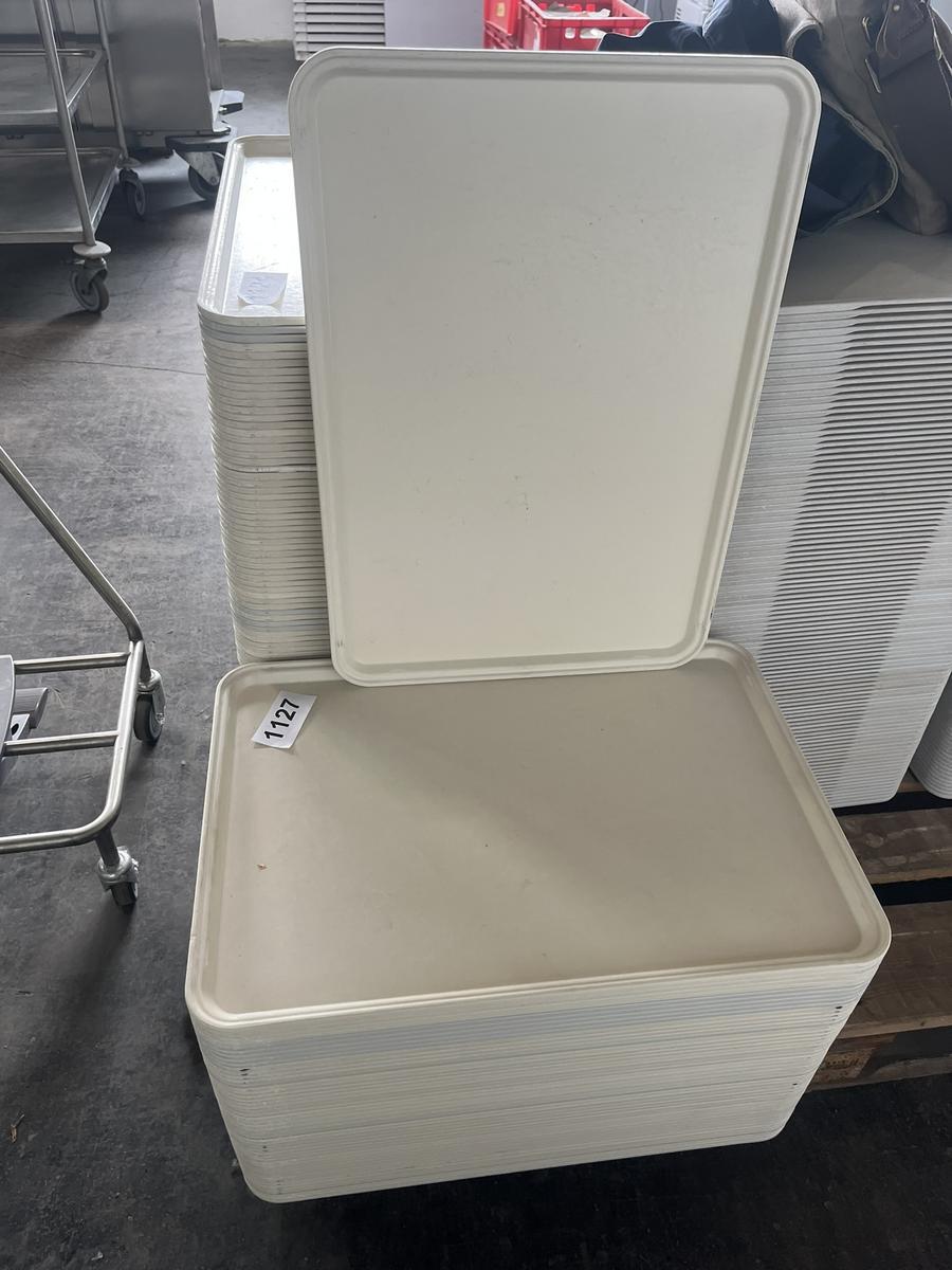 ca. 50 Stk Tabletts 53 x 37 cm?d=2026-06-15 21:09:35