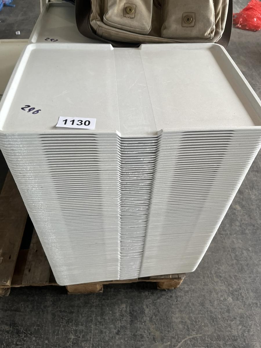 ca. 50 Stk Tabletts 53 x 37 cm?d=2026-06-15 21:11:46