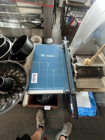 Dahle 561 Papierschneidmaschine Dahle 561 Papierschneidmaschine