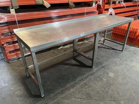 Edelstahl Arbeitstisch ca. 240/70/90 cm Edelstahl Arbeitstisch ca. 240/70/90 cm