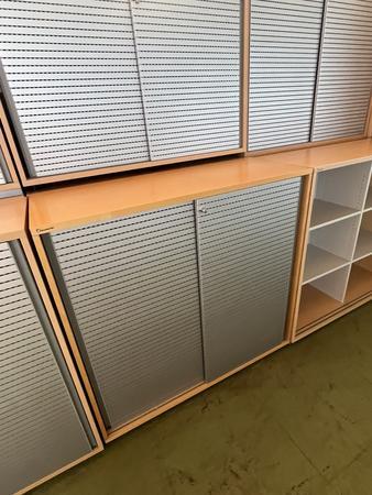 NEUDÖRFLER Aktenschrank mit Schiebetüre ca.120/110 cm 3 Ordnerhöhen NEUDÖRFLER Aktenschrank mit Schiebetüre ca.120/110 cm 3 Ordnerhöhen