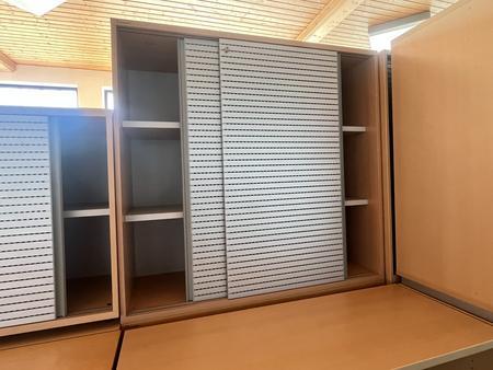 NEUDÖRFLER Aktenschrank mit Schiebetüre ca.120/110 cm 3 Ordnerhöhen NEUDÖRFLER Aktenschrank mit Schiebetüre ca.120/110 cm 3 Ordnerhöhen
