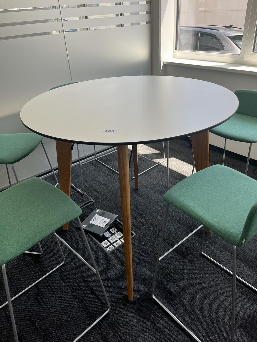 PROFIM Stehtisch ca. 125 cm Durchmesser plus 6 Stk.Hochst&uuml;hlen?d=2026-06-16 21:21:06