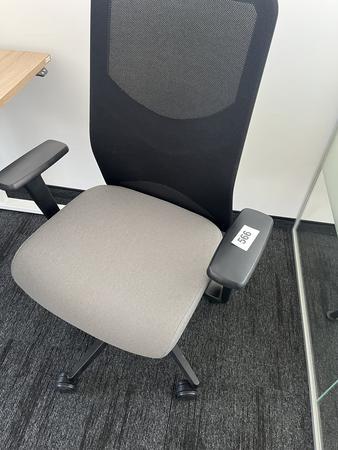 Bürodrehstuhl Narbutas mit Armlehne Bürodrehstuhl Narbutas mit Armlehne