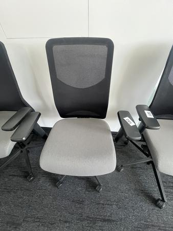 Bürodrehstuhl Narbutas mit Armlehne Bürodrehstuhl Narbutas mit Armlehne