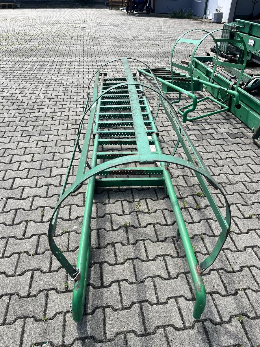 Aufstiegsleiter mit Fallschutz ca. 700 x 4600 mm?d=2026-06-30 21:40:10