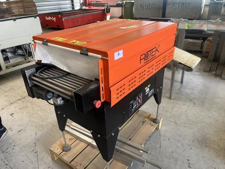 Rotek Folien- Schrumpftunnel Typ PM-ST-BS 4525 Ma�e 700 x 1200 x 1100 mm, Tunneleinlass 450 x 240 mm, 4 x,1500 W, F�rderbandstabrollen 6,5 kW, Stabrollen, 400 V, 50 Hz, 3 Ph., Eigengewicht 93 kg