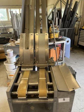 Brot-Entstapelmaschine  z.B. Toastbrot, Ma�e 1200 x 600 x 1700 mm