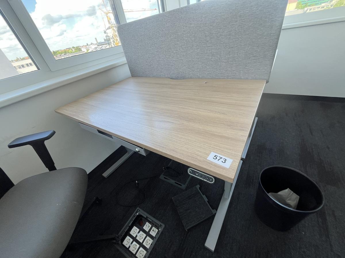 Elektrisch verstellbarer Schreibtisch ca. 130x80 cm ohne R&uuml;ckwand
