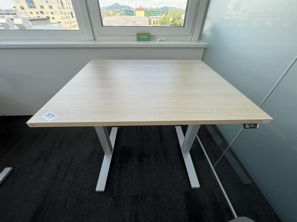Elektrisch verstellbarer Schreibtisch 100x80 cm