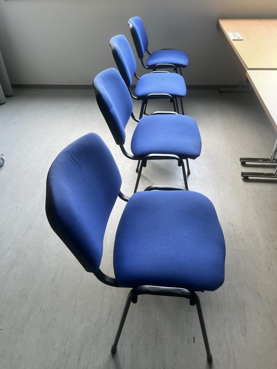 20 St&uuml;ck Stapelst&uuml;hle blau / R&uuml;ckenlehne schwarz?d=2026-06-24 21:17:31