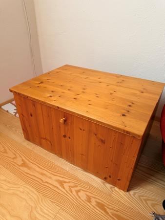 2 x Kasten mit Auzugslade 80x60x43 cm und 70x58x38 cm 2 x Kasten mit Auzugslade 80x60x43 cm und 70x58x38 cm