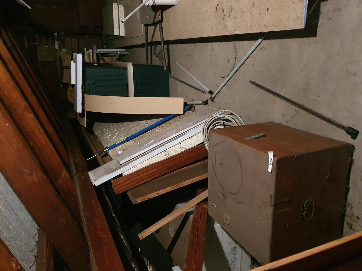 Gesamter Dachbodeninhalt lt. Fotos
