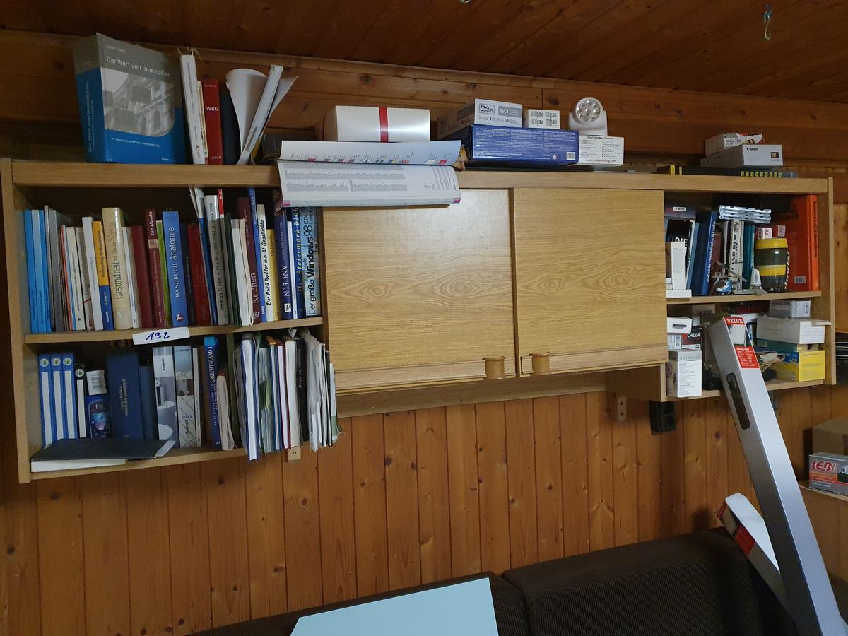 Wandschrank ca. 208 x 26 x 60 cm ohne Inhalt