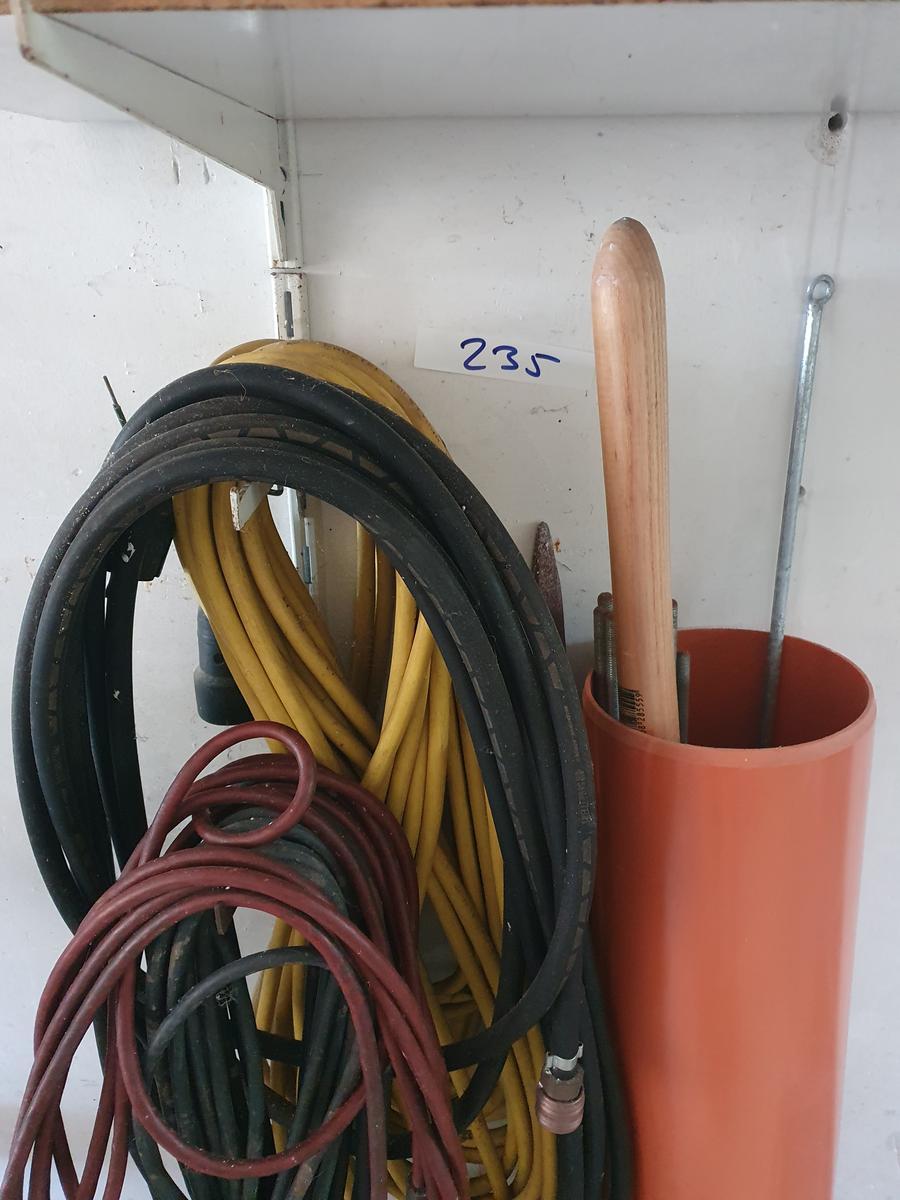 diverse Kabel und Gartenzubeh&ouml;r