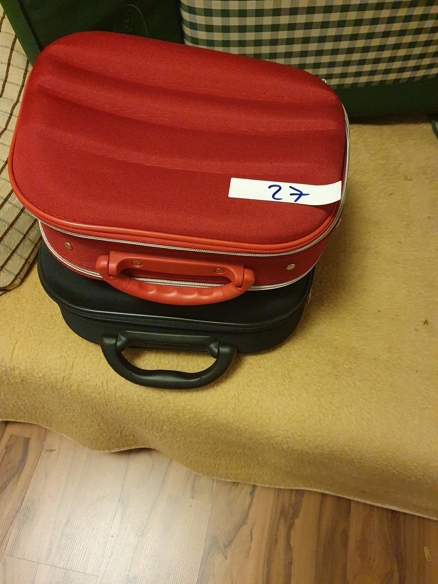 2 Reiseschminkkoffer inkl. Inhalt