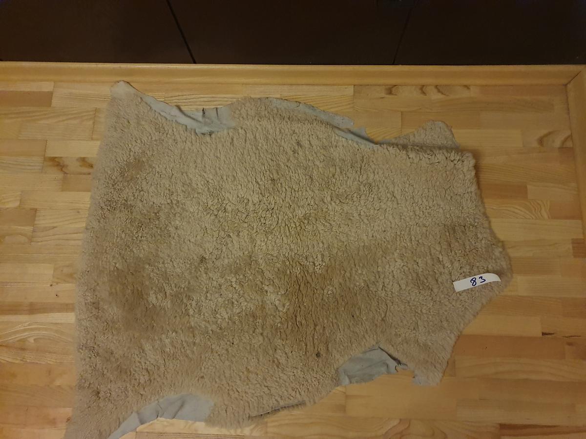 Fellteppich ca. 100 x 80 cm?d=2026-07-03 21:26:36