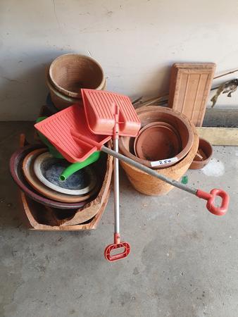 diverses Gartenwerkzeug und Zubehör diverses Gartenwerkzeug und Zubehör