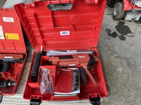 HILTI DX 330 Handpresse im Koffer mit Zubehör HILTI DX 330 Handpresse im Koffer mit Zubehör