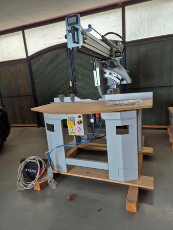Zimmereikreiss�ge Fabrikat Stromab US 12 mit Rolltisch-Zubeh�r, Arm aus Aluminium, Pr�zisionsf�hrungsschienen aus geh�rtetem Stahl, Schlitten mit 4 Gleitst�cken, Schwenkradius mit pneumatischer Sperre, Drehung und Neigung gesteuert von Maschinenvorderseit