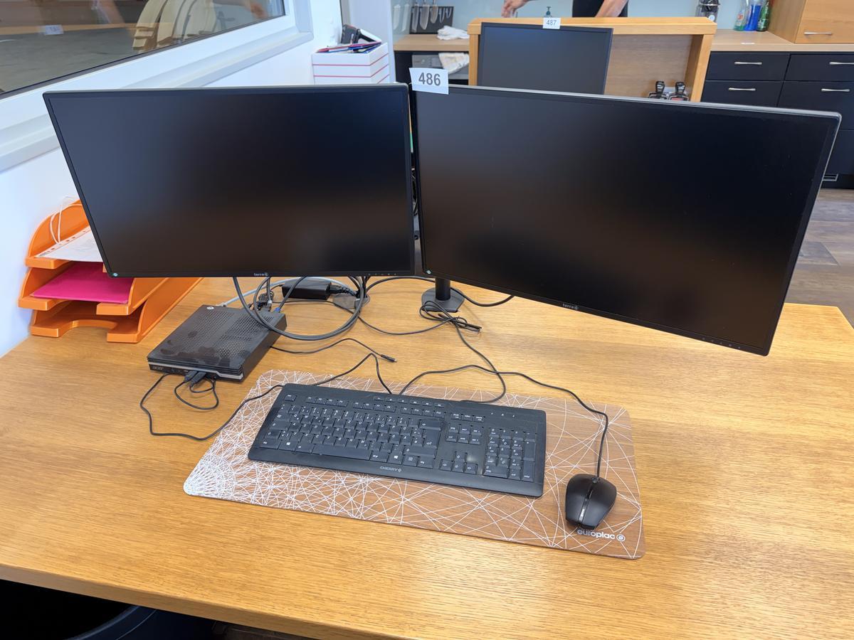 PC Anlage  inkl. 2 Monitore?d=2026-07-17 19:58:12