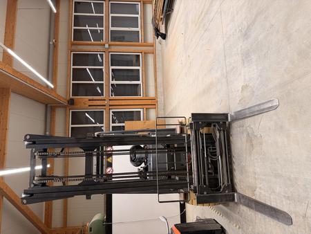 4-Rad-Elektro-Frontgabelstapler TOYOTA 8FBMT50, BJ: 2021 - Betriebsstunden: 417 - inkl. Ladeger�t