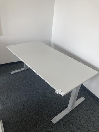 Elektrischer Schreibtisch, Ma�e: ca: 160 x 80 cm