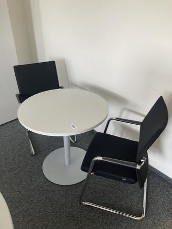 Besuchertisch DM 80 cm mit 2 Freischwinger-St�hlen