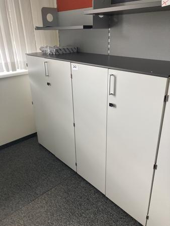 2teilige Aktenschrank-Kombination, Ma�e: ca. 160 x 45 x 115 cm, Platte durchgehend