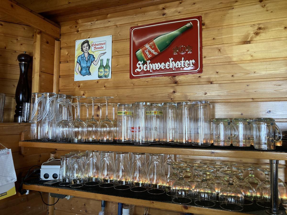 Gro&szlig;posten Gl&auml;serbestand der Bar?d=2026-07-31 23:40:48