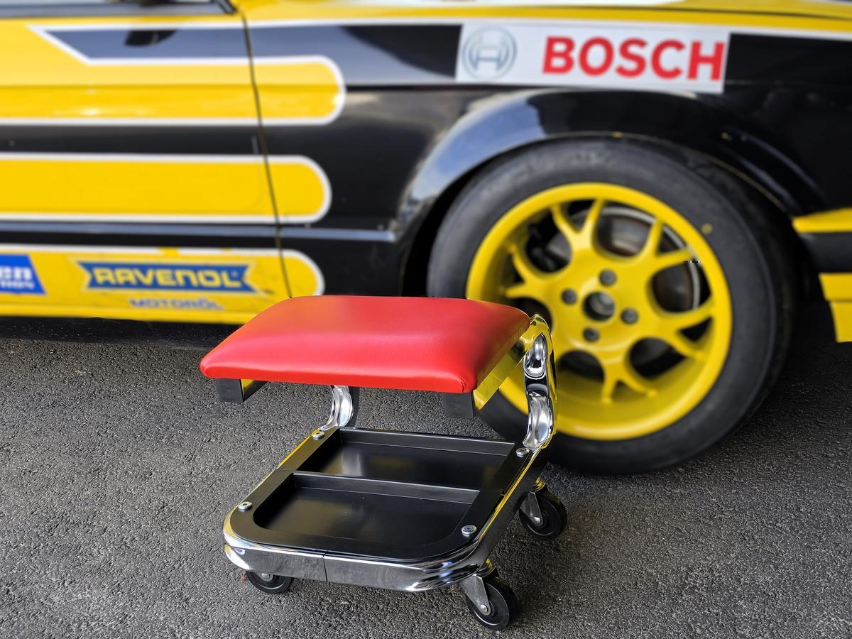 Werkstatthocker mit Rollen � Rot/Chrome