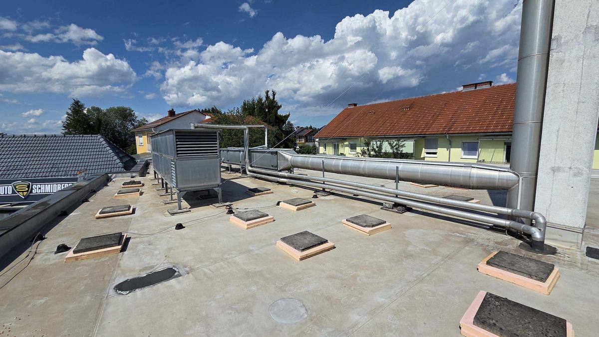 2-TEILIGE L&Uuml;FTUNGSANLAGE FAB. KL&Ouml;TZL?d=2026-08-10 13:21:56
