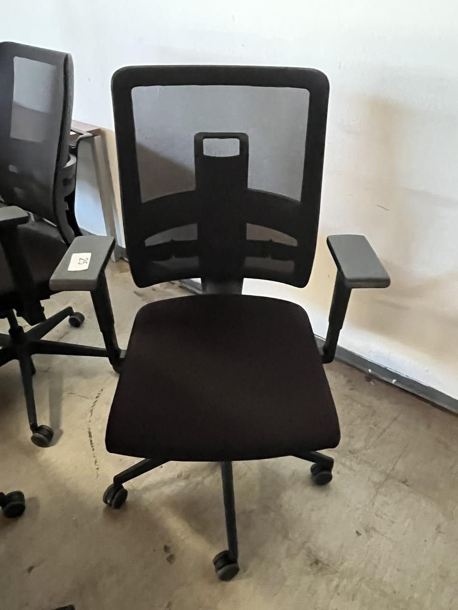 B&uuml;rodrehstuhl Viasit Toleo NPR - Ergonmischer B&uuml;rodrehstuhl schwarz?d=2026-08-24 18:29:28