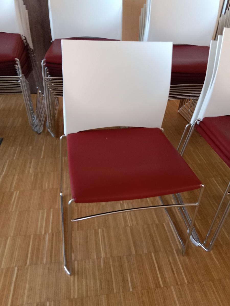 6 Stk. Stapelsessel - Seminarst&uuml;hle mit Lederbezug in Rot?d=2026-08-26 22:20:17