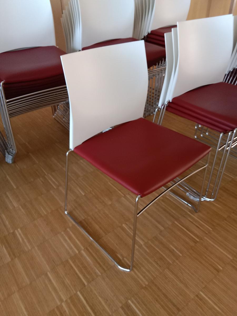 6 Stk. Stapelsessel - Seminarst&uuml;hle mit Lederbezug in Rot?d=2026-08-26 22:20:20