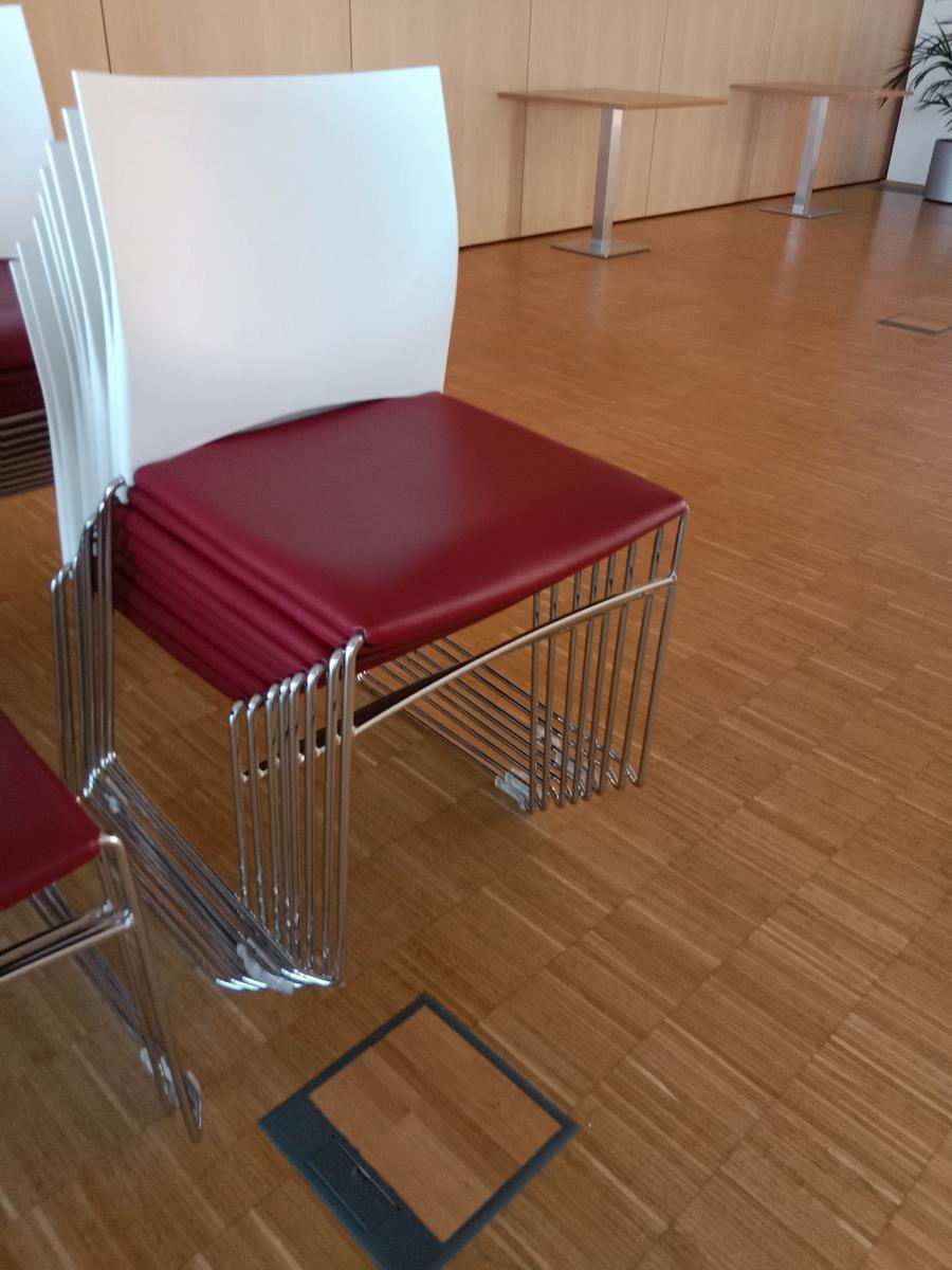 6 Stk. Stapelsessel - Seminarst&uuml;hle mit Lederbezug in Rot?d=2026-08-26 22:23:33